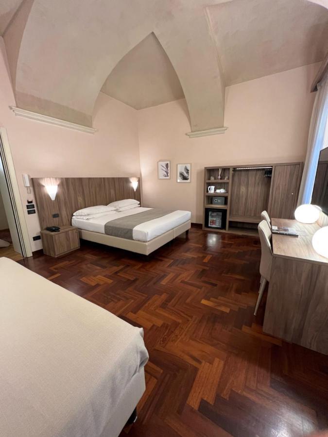 Hotel Boutique Antiche Mura ซาลุซโซ ภายนอก รูปภาพ
