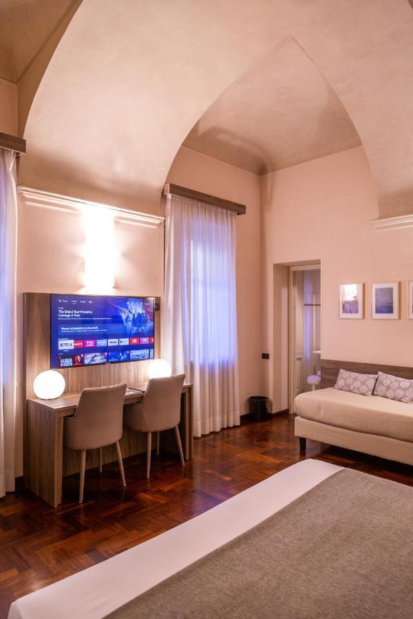 Hotel Boutique Antiche Mura ซาลุซโซ ภายนอก รูปภาพ