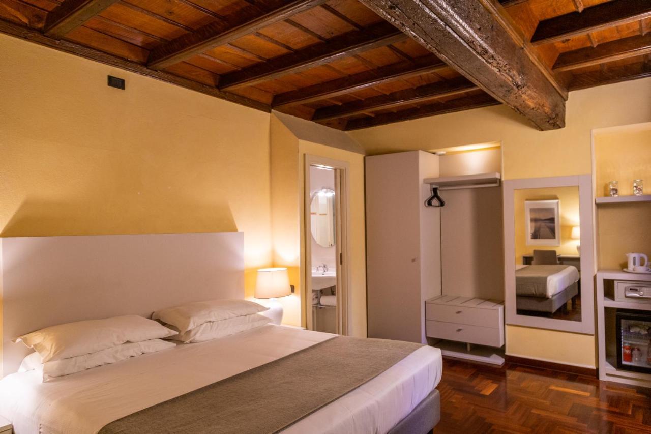 Hotel Boutique Antiche Mura ซาลุซโซ ภายนอก รูปภาพ