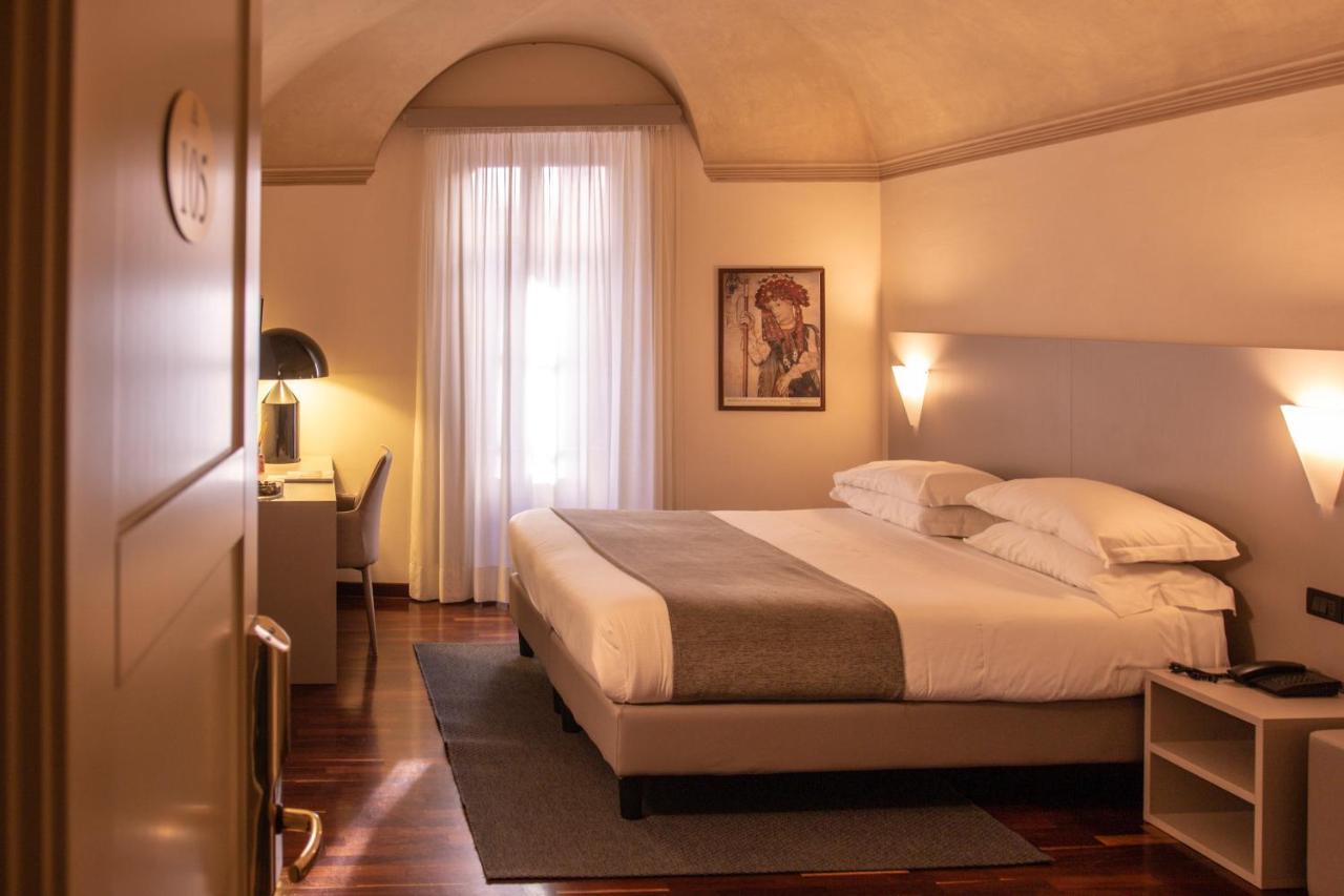 Hotel Boutique Antiche Mura ซาลุซโซ ภายนอก รูปภาพ