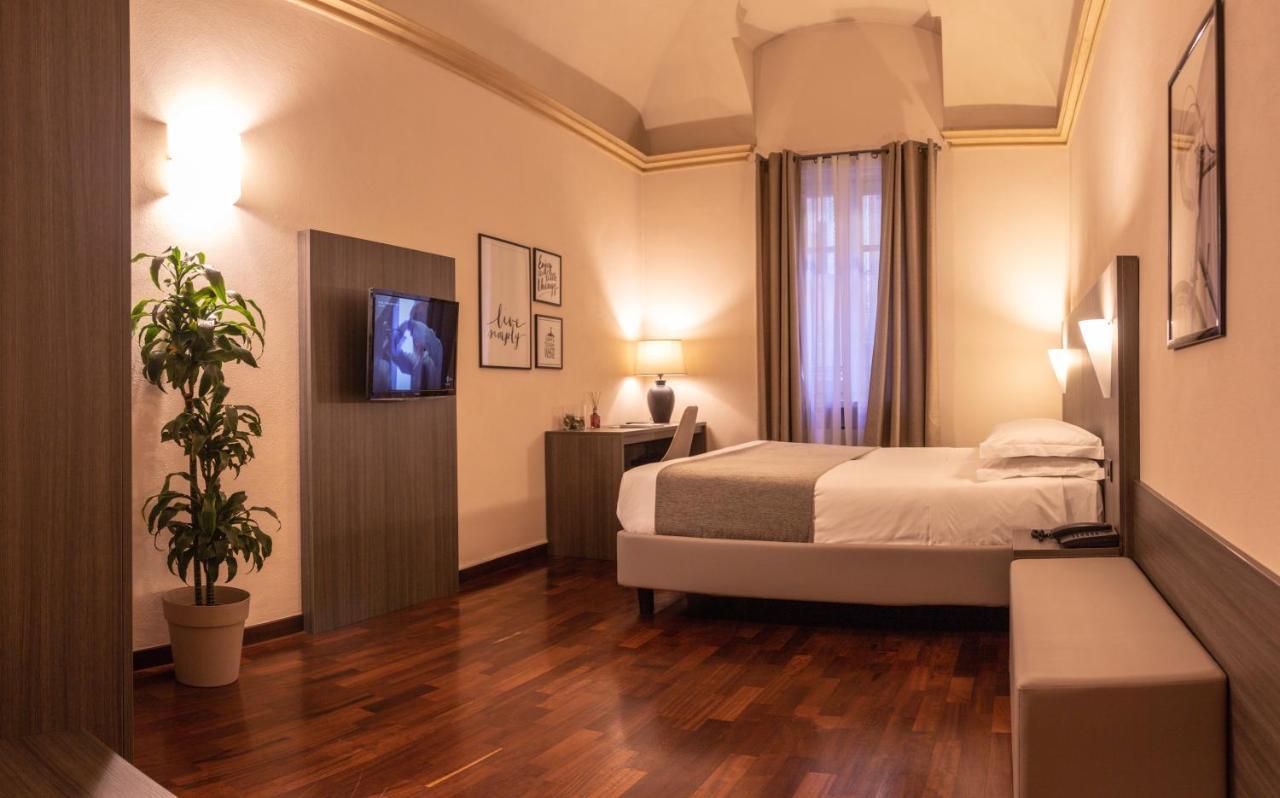 Hotel Boutique Antiche Mura ซาลุซโซ ภายนอก รูปภาพ