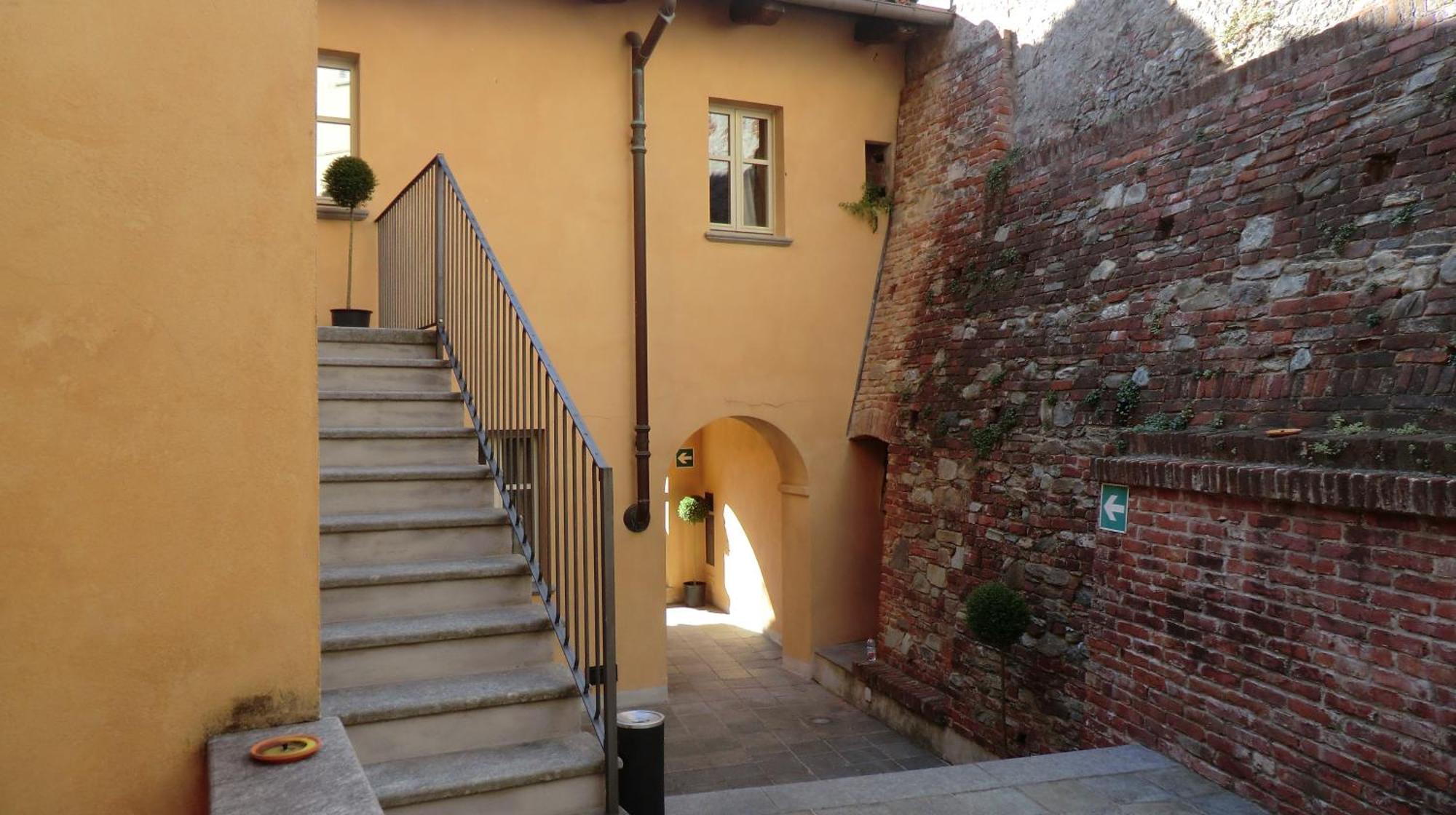 Hotel Boutique Antiche Mura ซาลุซโซ ภายนอก รูปภาพ