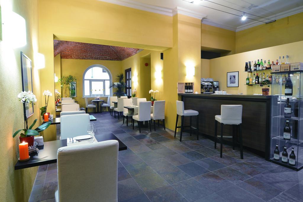 Hotel Boutique Antiche Mura ซาลุซโซ ภายนอก รูปภาพ