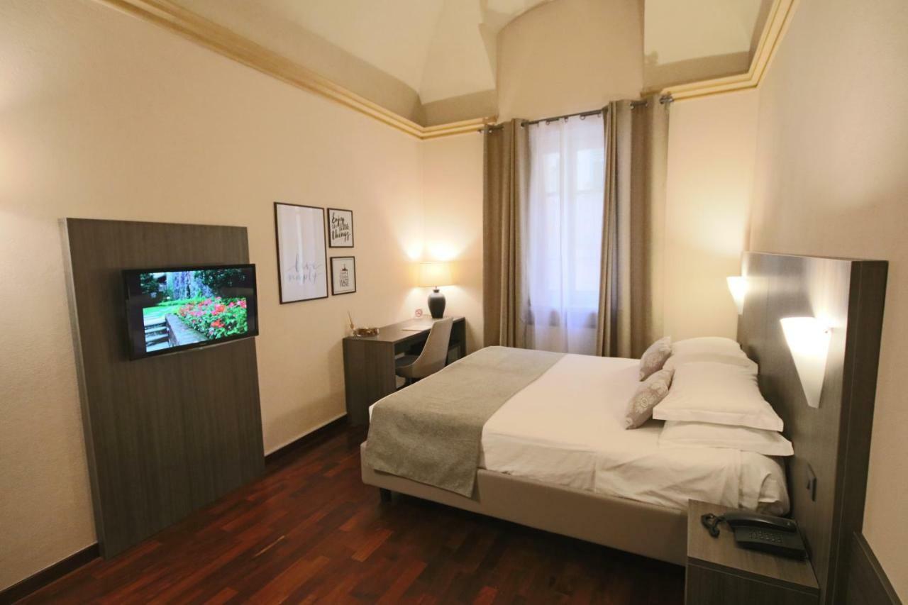 Hotel Boutique Antiche Mura ซาลุซโซ ภายนอก รูปภาพ