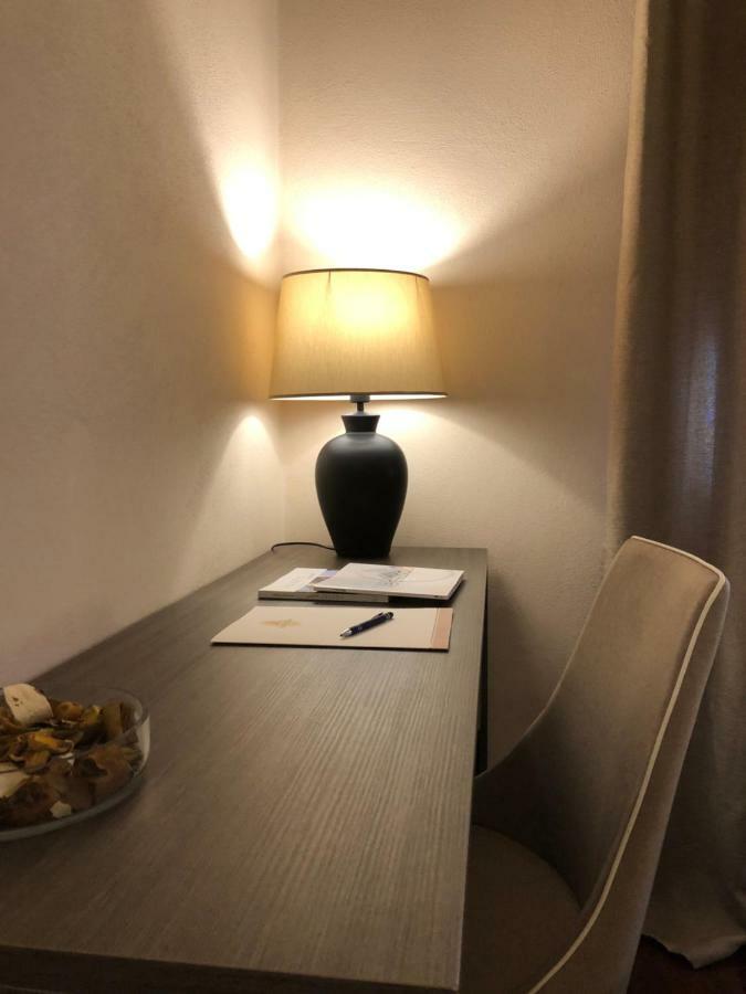 Hotel Boutique Antiche Mura ซาลุซโซ ภายนอก รูปภาพ