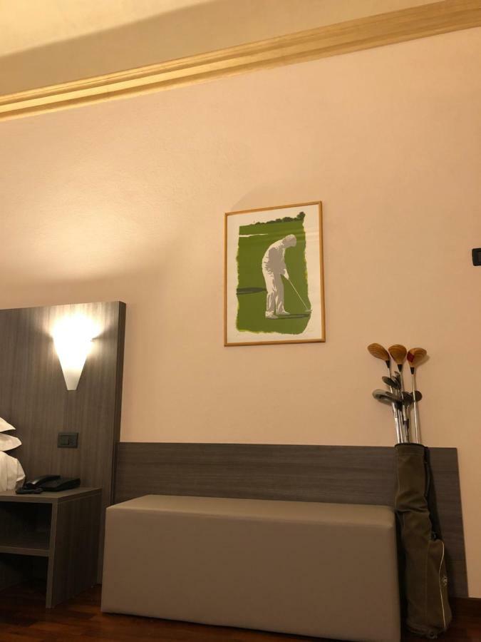 Hotel Boutique Antiche Mura ซาลุซโซ ภายนอก รูปภาพ