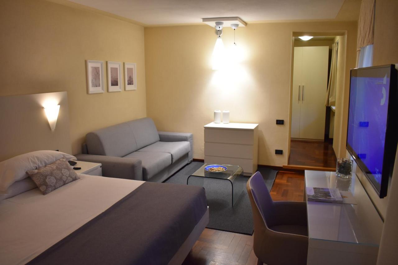 Hotel Boutique Antiche Mura ซาลุซโซ ภายนอก รูปภาพ