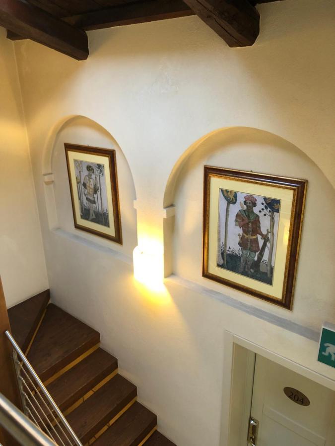 Hotel Boutique Antiche Mura ซาลุซโซ ภายนอก รูปภาพ